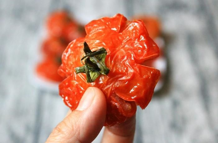 Học cách làm mứt cà chua truyền thống thơm ngon đón tết Tân Sửu
